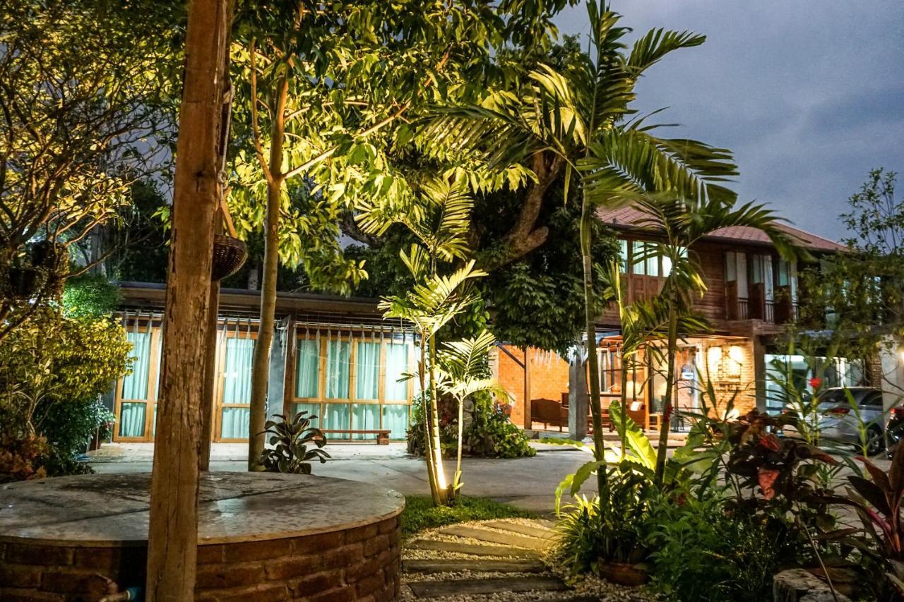 Tha Ma-O Bouteak Homestay - Self Check-In Lampang Exteriör bild