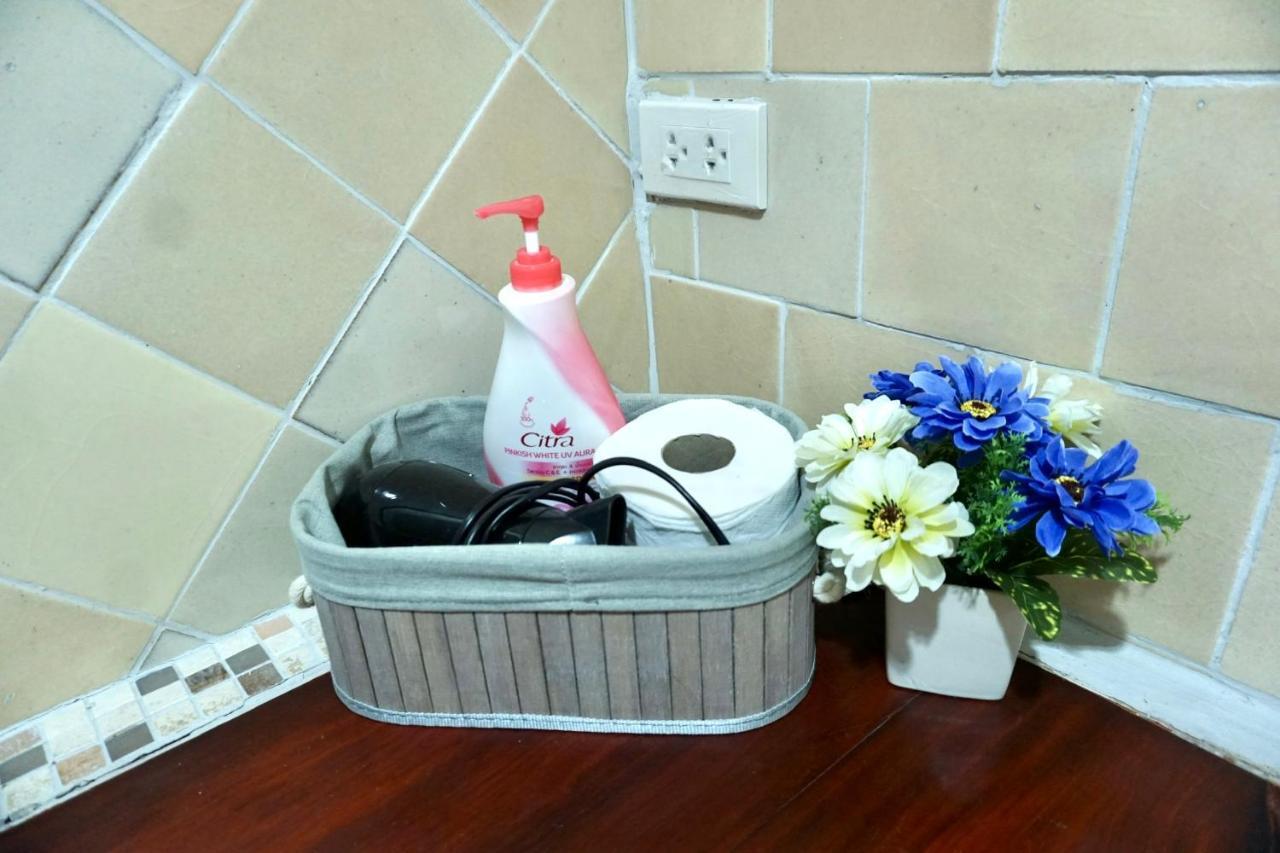 Tha Ma-O Bouteak Homestay - Self Check-In Lampang Exteriör bild