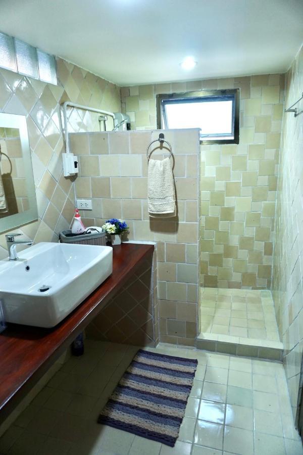 Tha Ma-O Bouteak Homestay - Self Check-In Lampang Exteriör bild